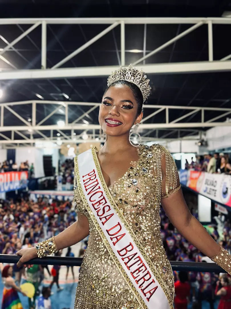 Conheça a princesa da bateria Geovanna Pyetra que é destaque da Estrela do Terceiro Milênio
